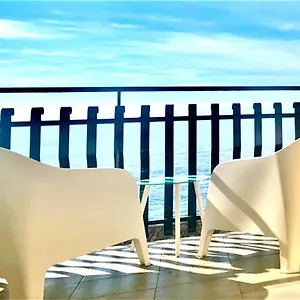 Vacanzenaxos - Casa Frontemare Giardini-Naxos